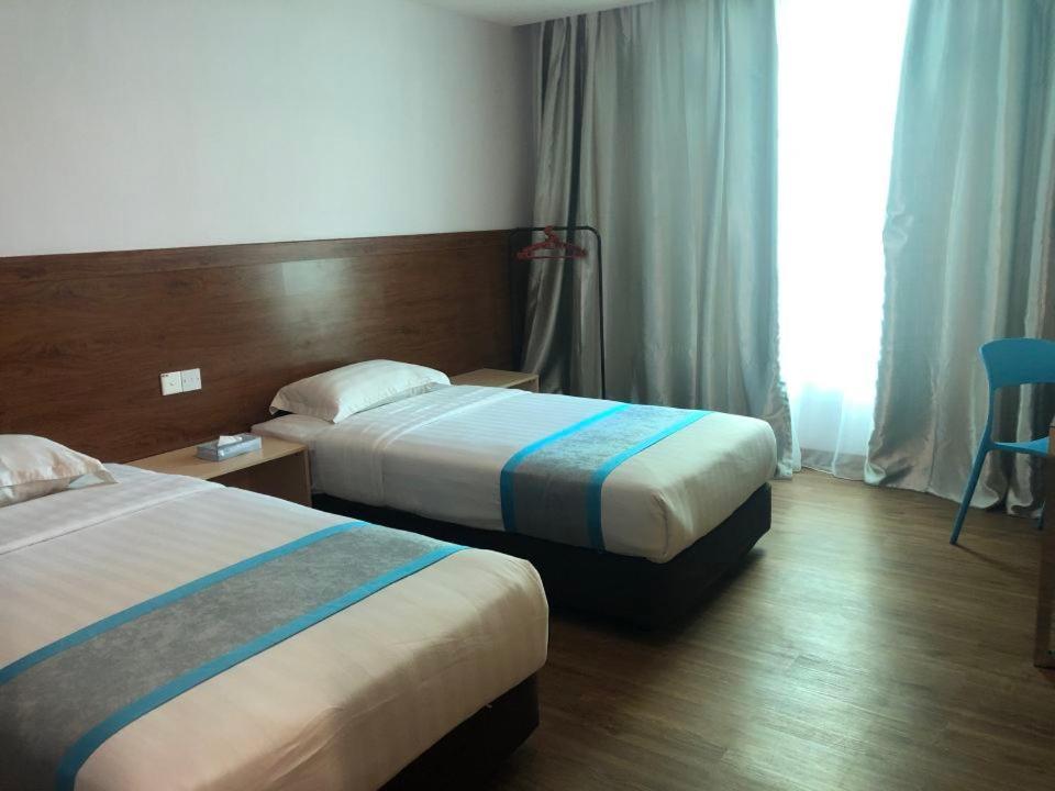 Td Mutiara Hotel Semporna Exterior foto