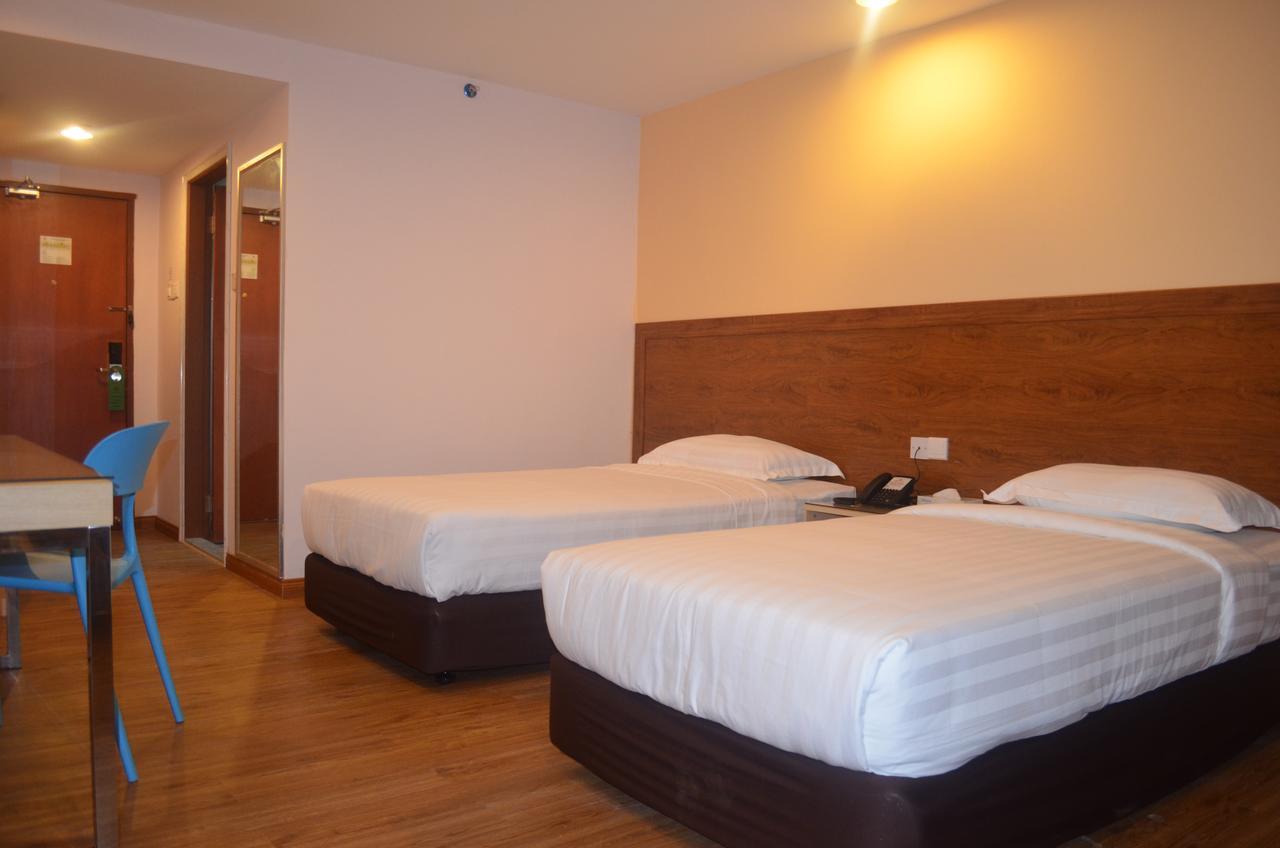 Td Mutiara Hotel Semporna Exterior foto