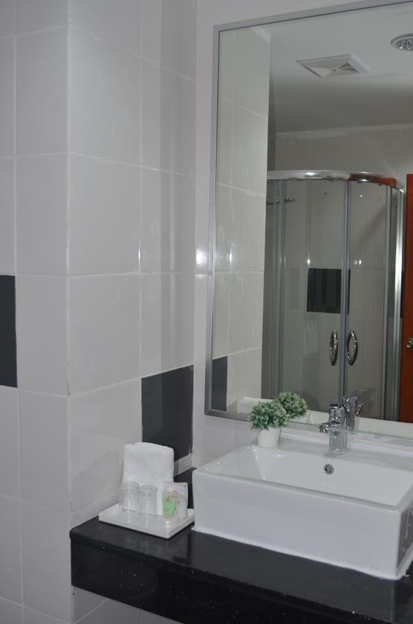 Td Mutiara Hotel Semporna Exterior foto