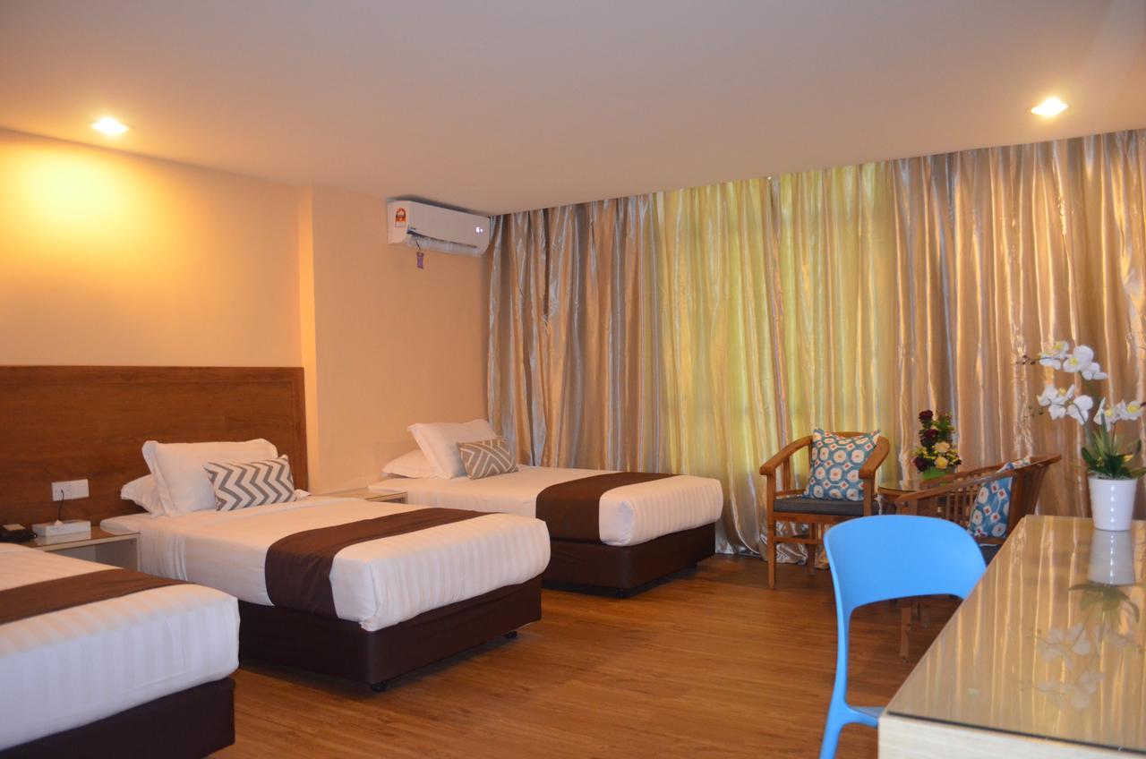 Td Mutiara Hotel Semporna Exterior foto